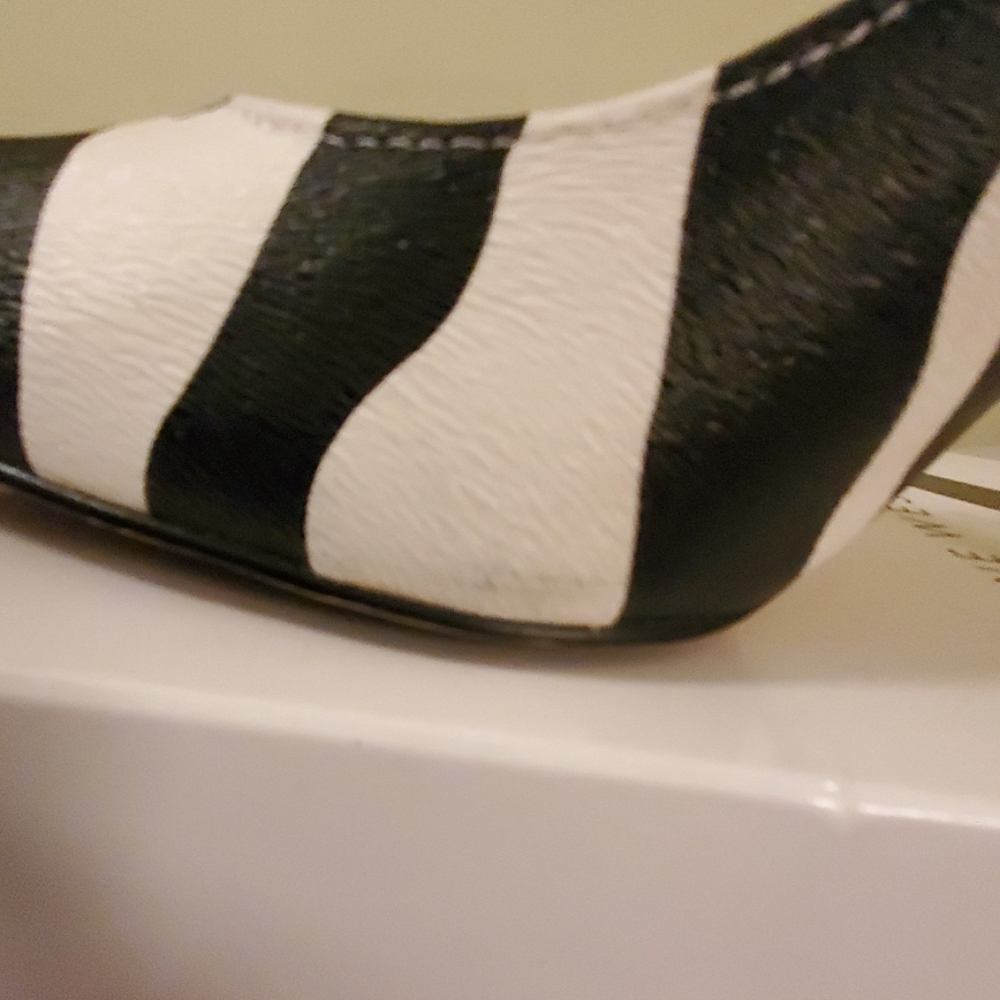 Shoes - Picture 6 of 6